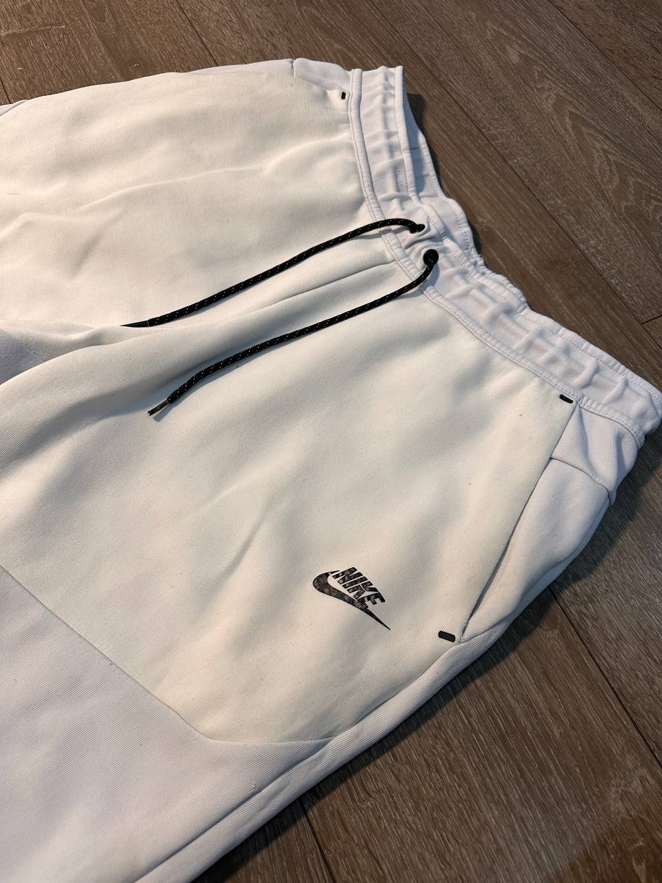 Nike Tech Fleece штаны, размер L