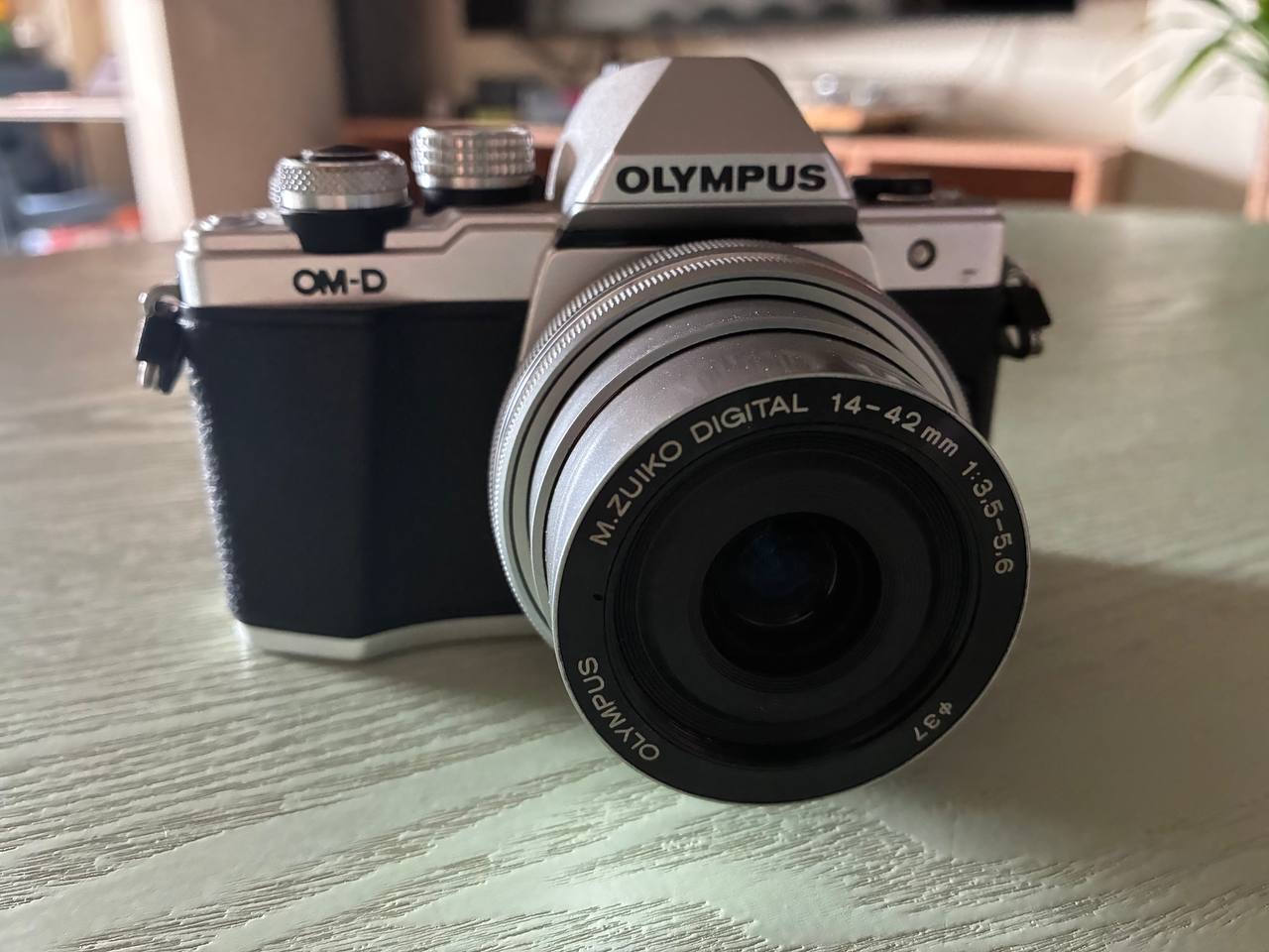 Olympus OM-D E-M10 Mark II + объектив 14-42mm EZ