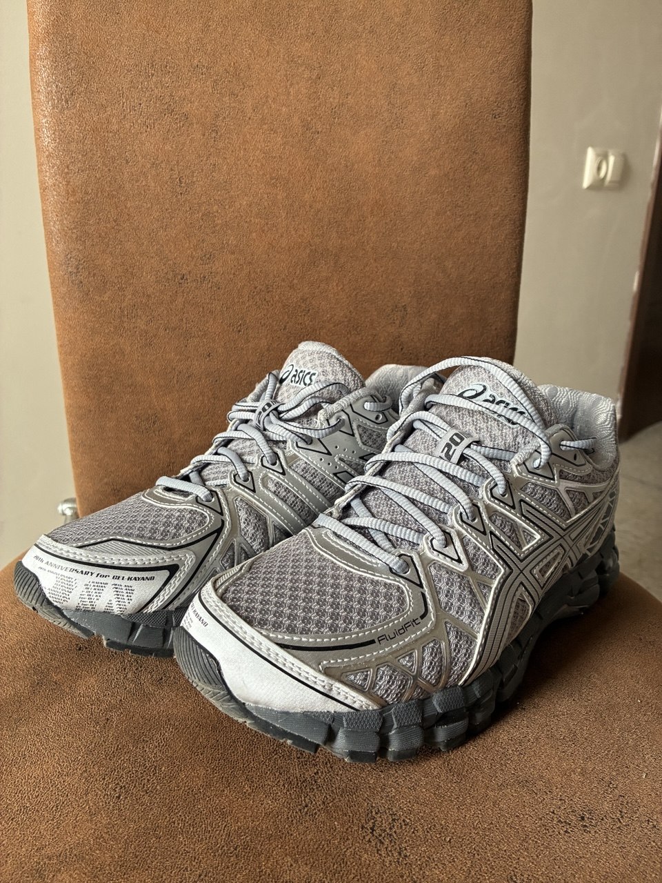 Кроссовки Asics, размер по стельке 26,5 см
