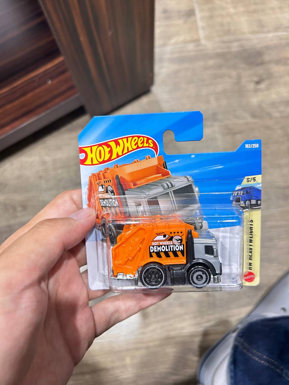 Hot Wheels машинка редкой серии Treasure Hunt