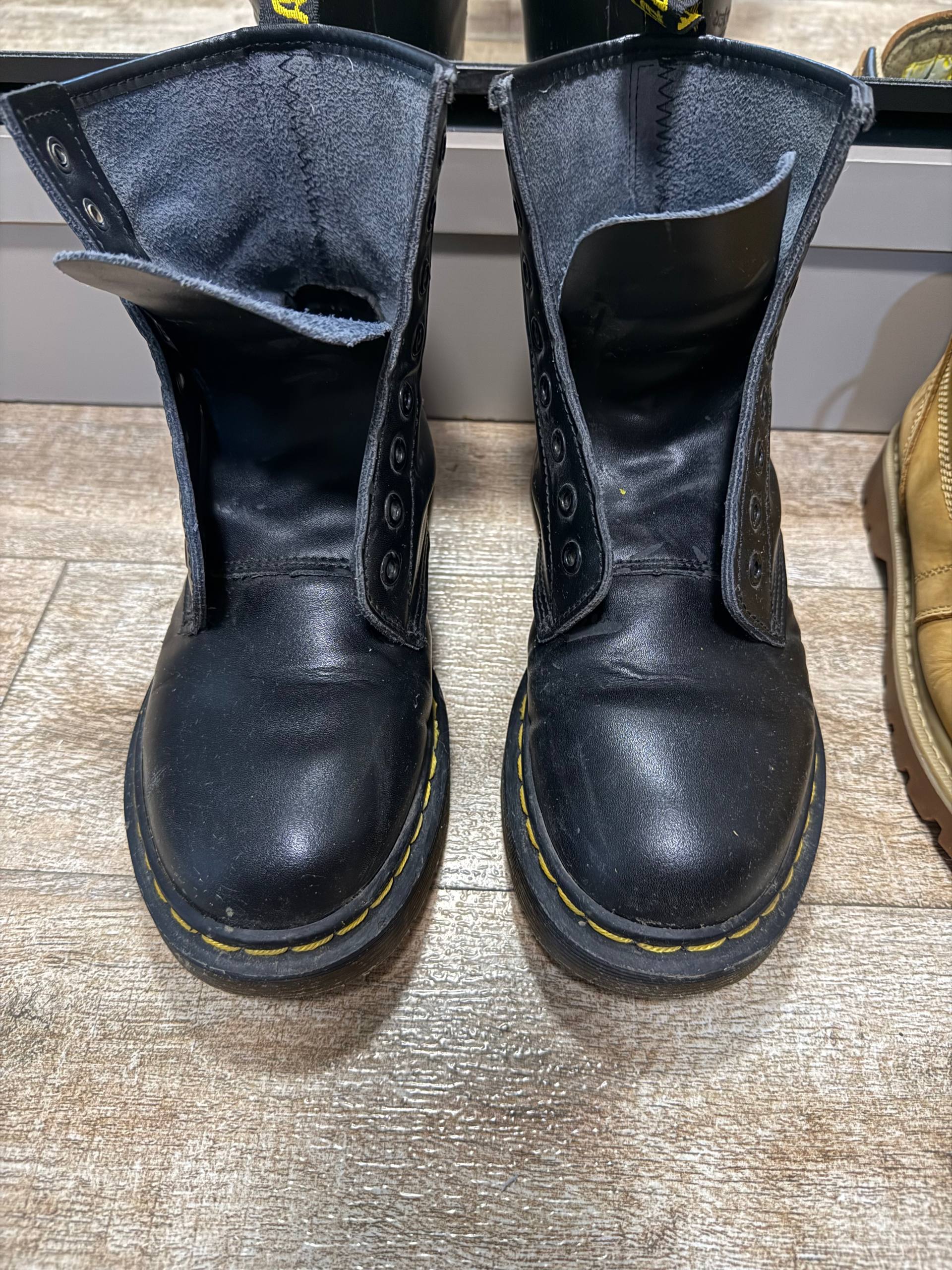 Ботинки Dr. Martens кожаные, размер 41
