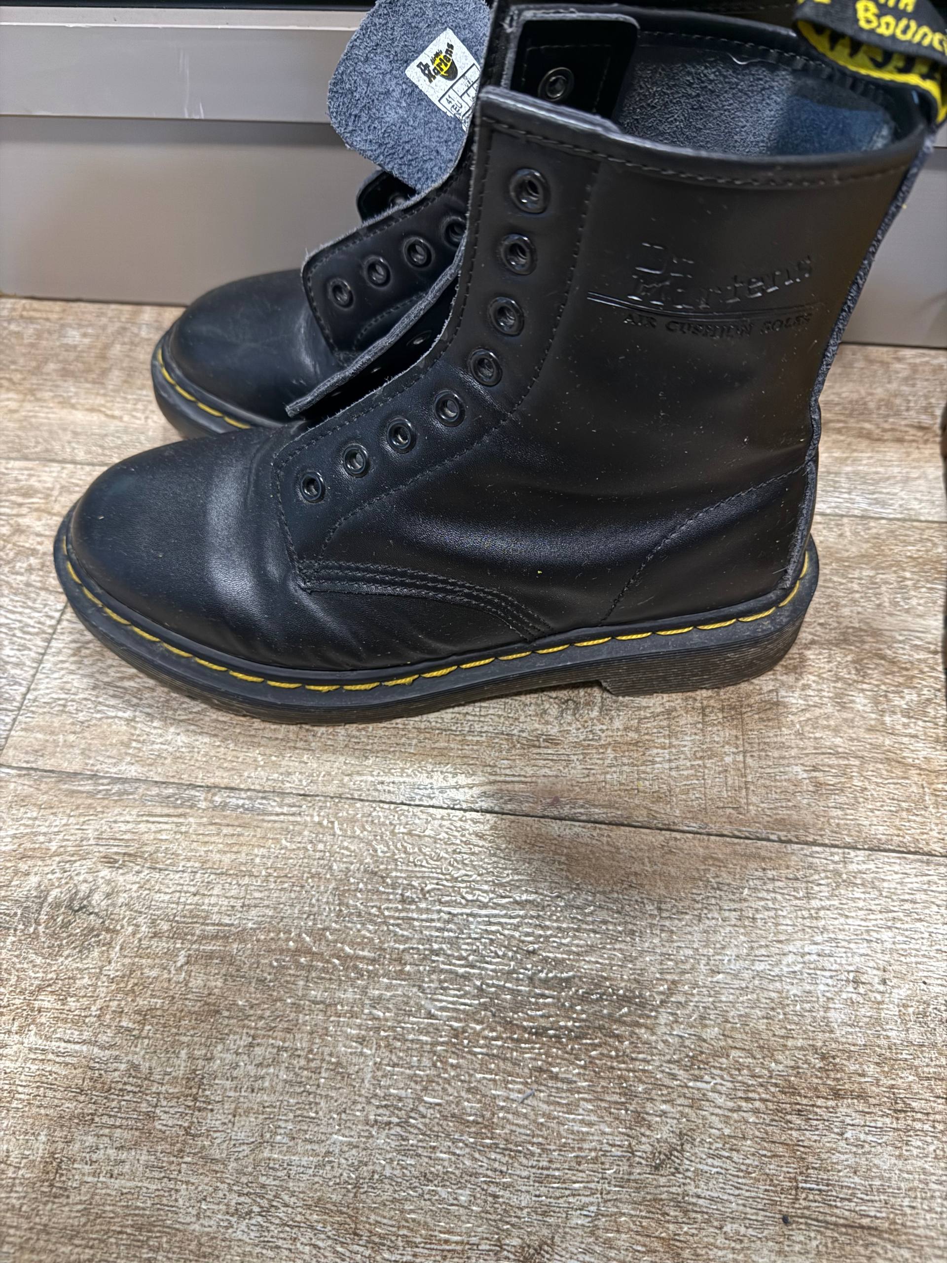 Ботинки Dr. Martens кожаные, размер 41