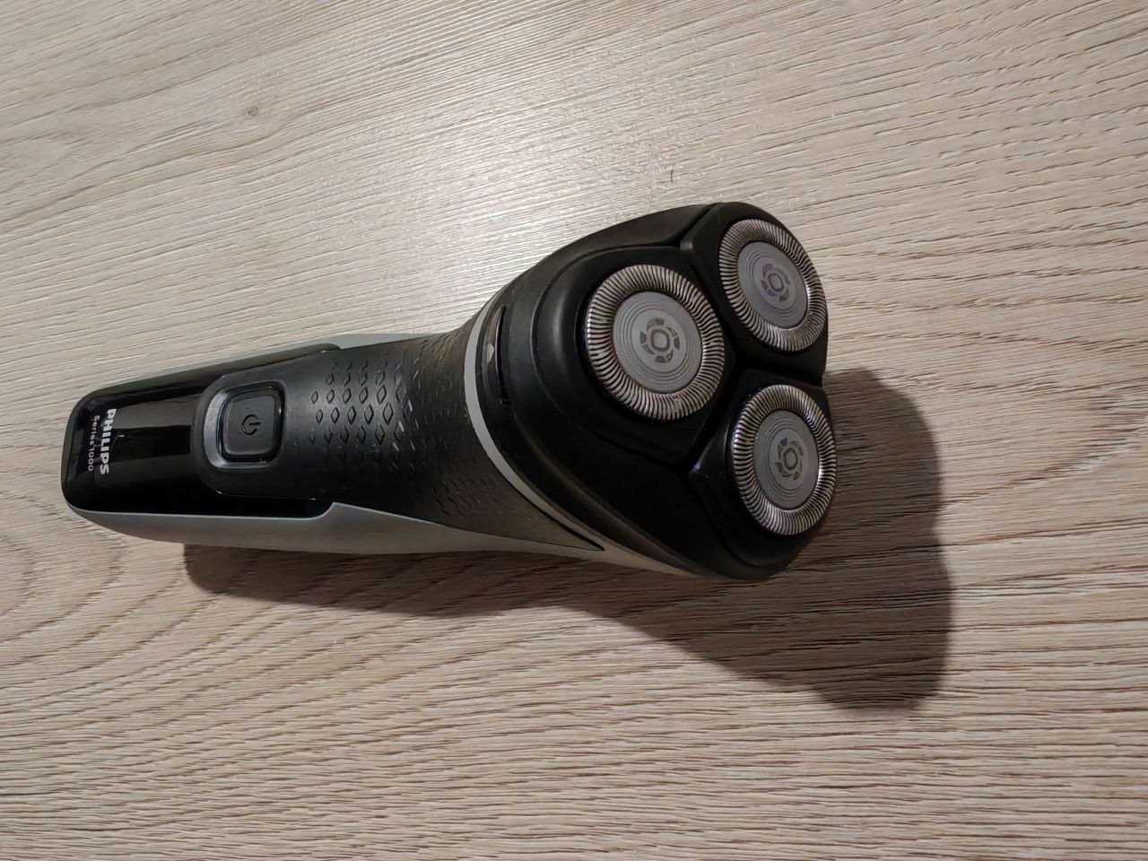 Электробритва Philips Series 1000