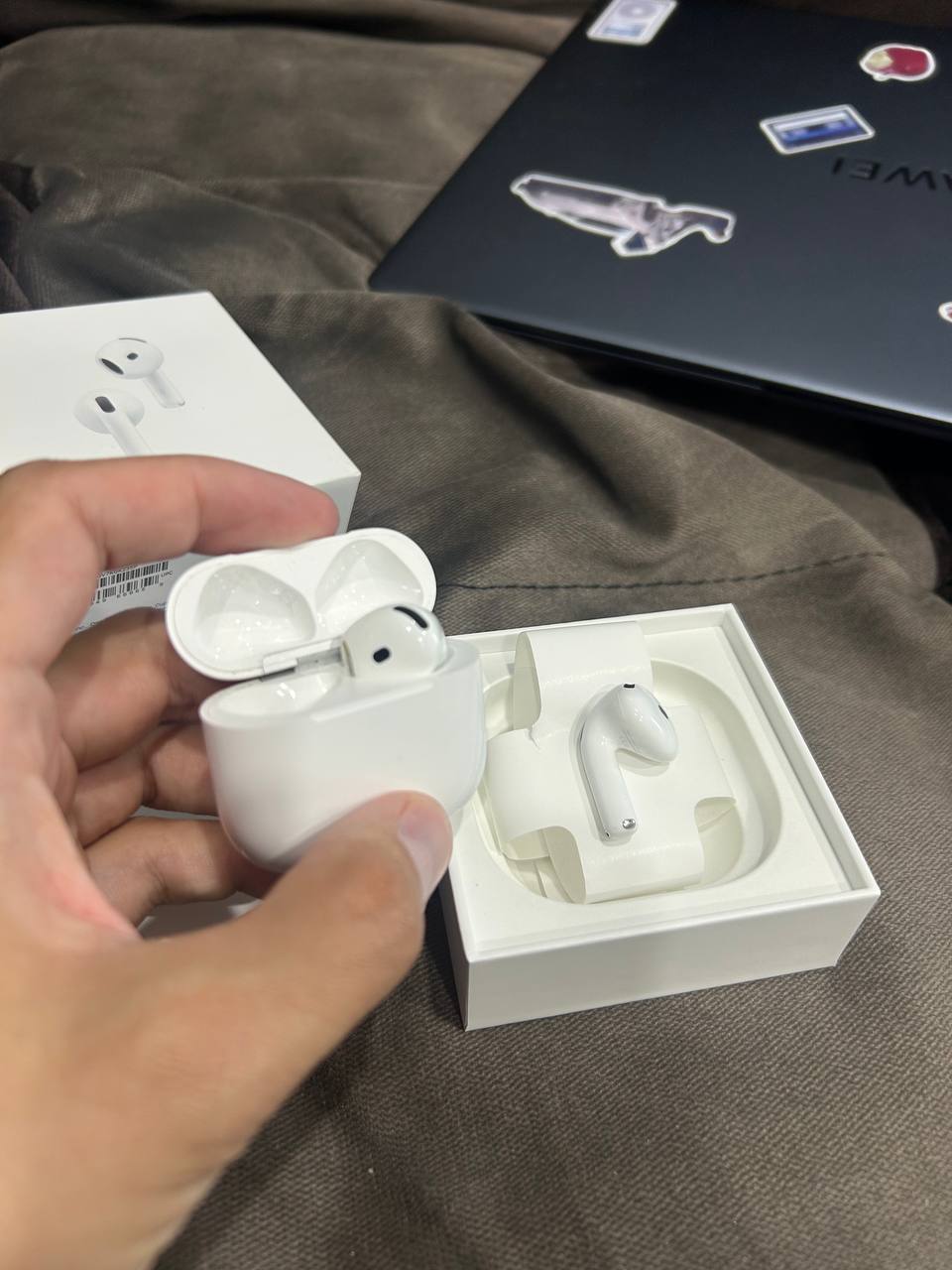 Apple AirPods 4 ANC