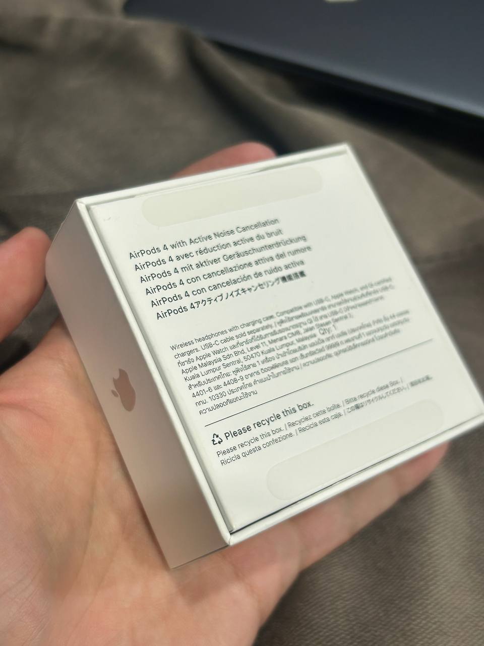 Apple AirPods 4 ANC