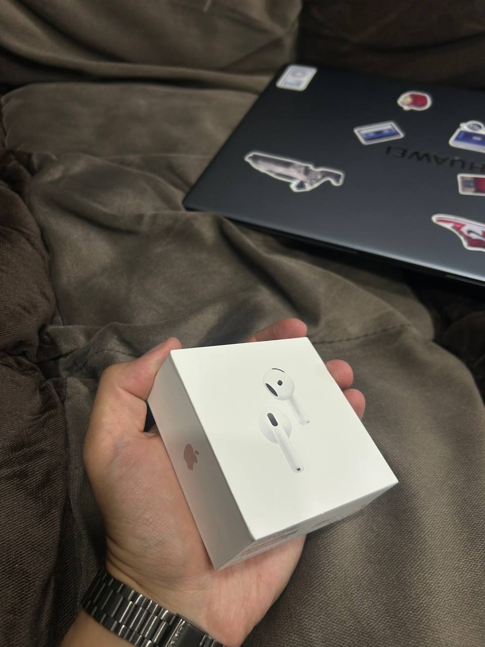 Apple AirPods 4 ANC