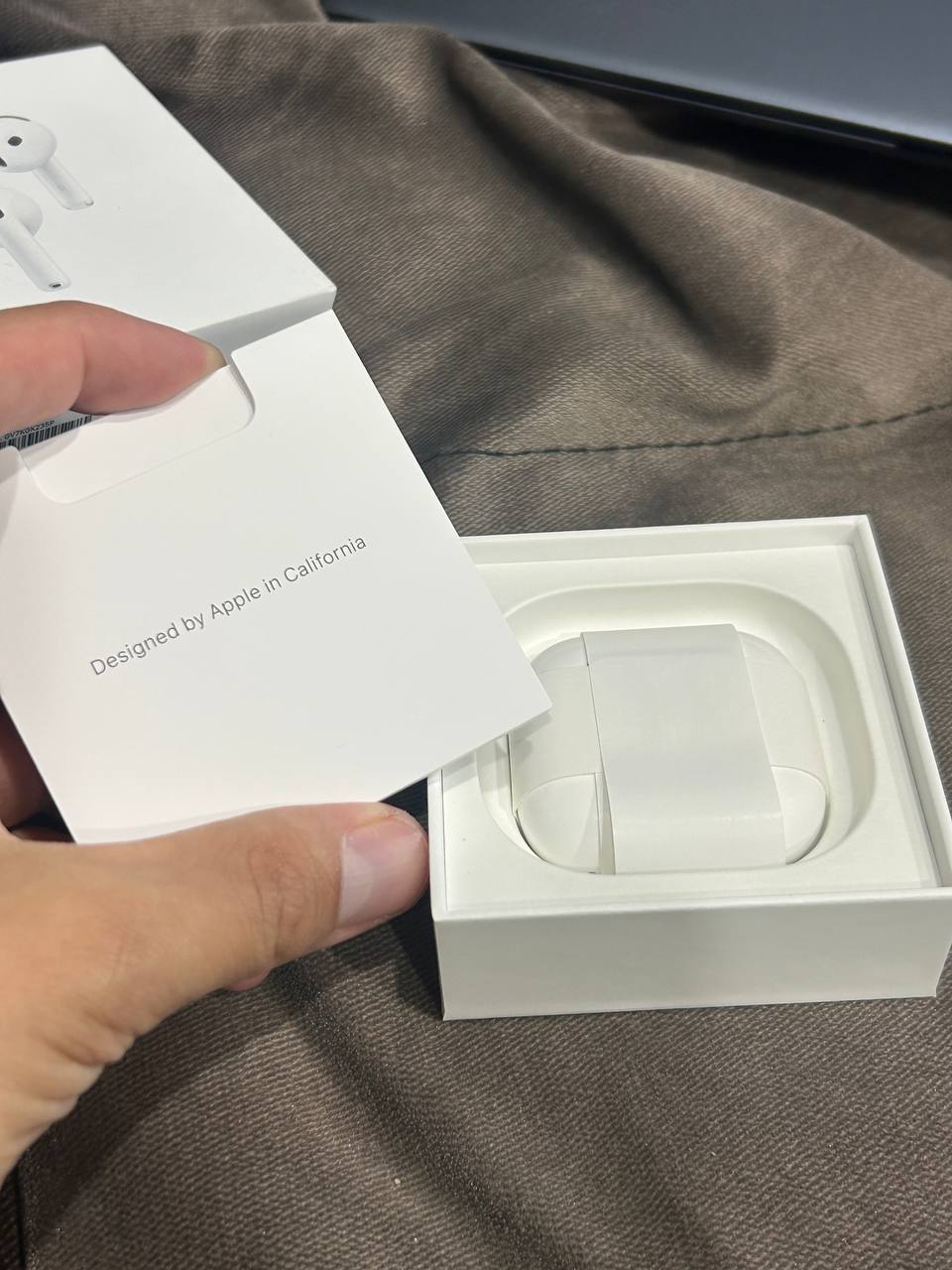 Apple AirPods 4 ANC