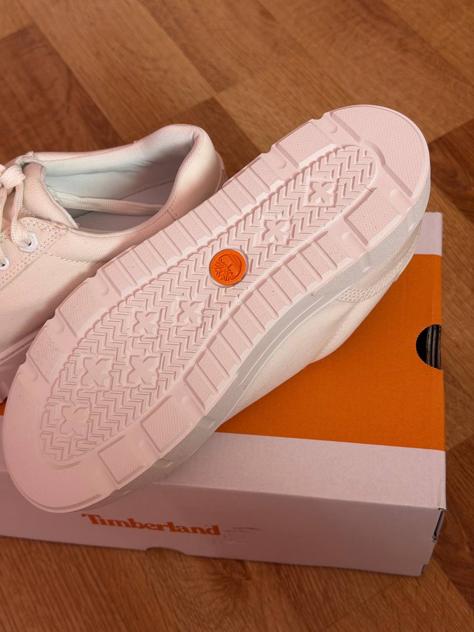 Timberland кроссовки новые, размер 38.5