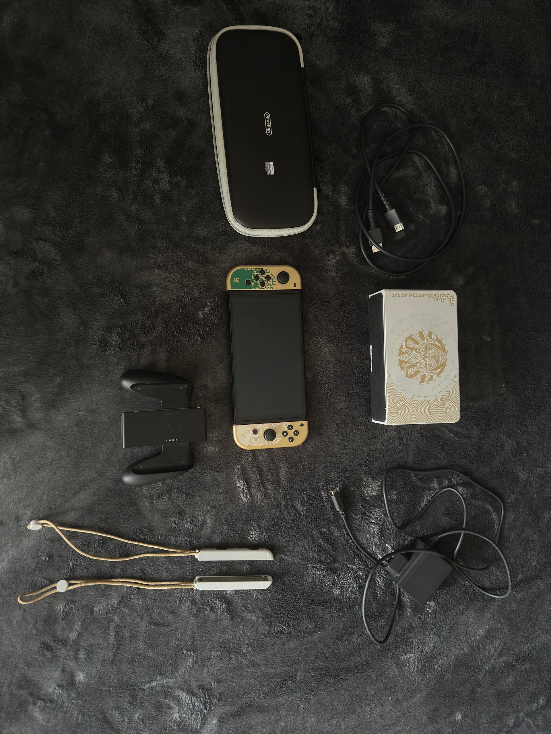 Nintendo Switch OLED The Legend of Zelda TOTK Edition