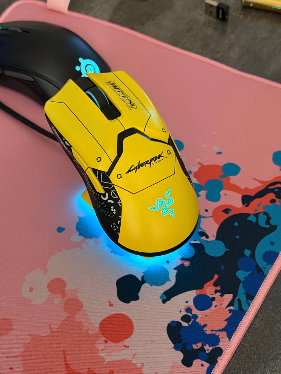 Игровая мышь Razer Viper Ultimate Cyberpunk