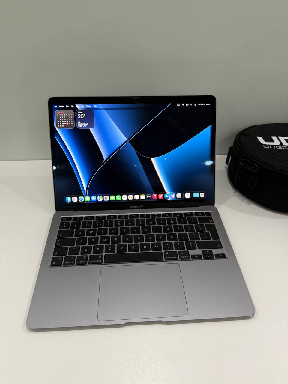 MacBook Air M1 2020, Space Grey