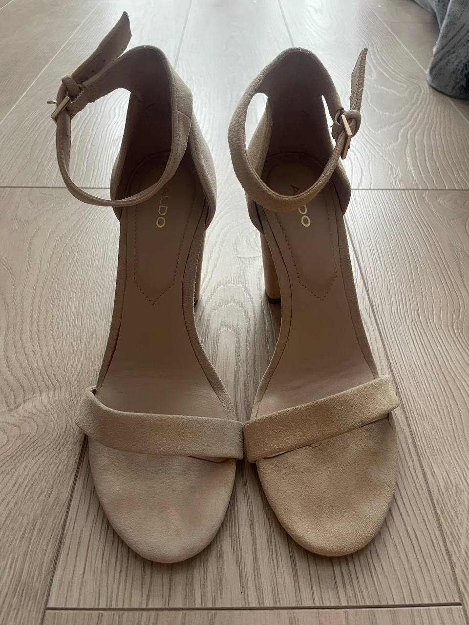 Босоножки ALDO из натуральной замши, размер 38