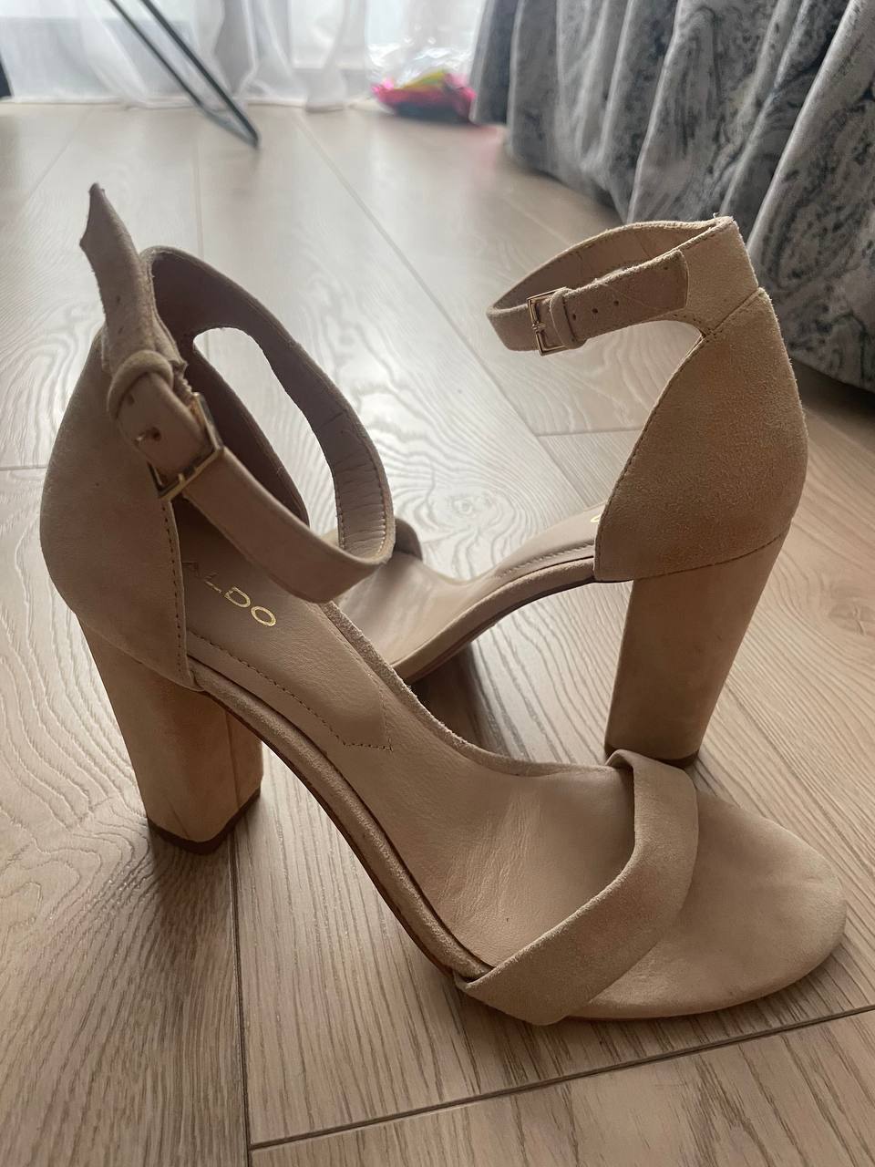 Босоножки ALDO из натуральной замши, размер 38