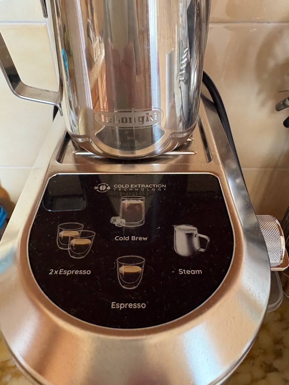 Кофемашина De'Longhi, новая