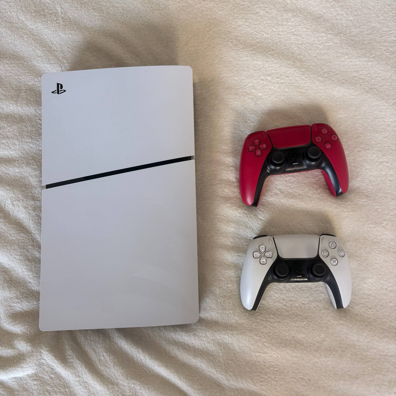 PlayStation 5 Slim Digital Edition + 2 DualSense