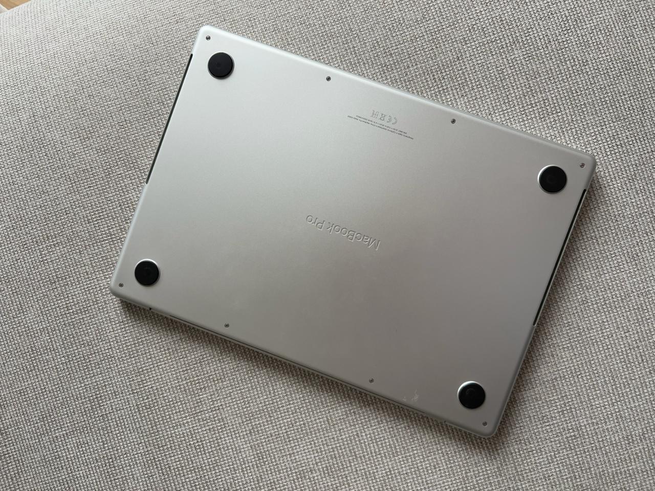 MacBook Pro 14" M3 Pro (2023), 18/512 ГБ