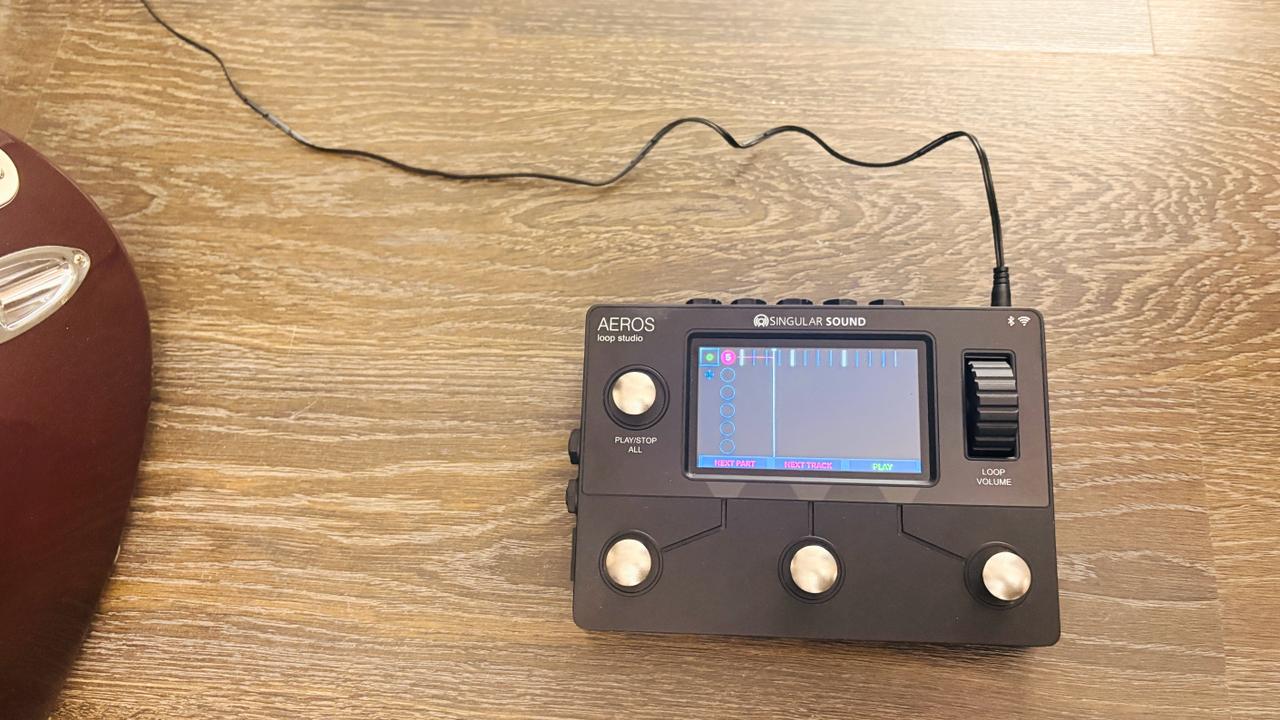 Singular Sound Aeros Loop Studio стерео-лупер на 6 треков
