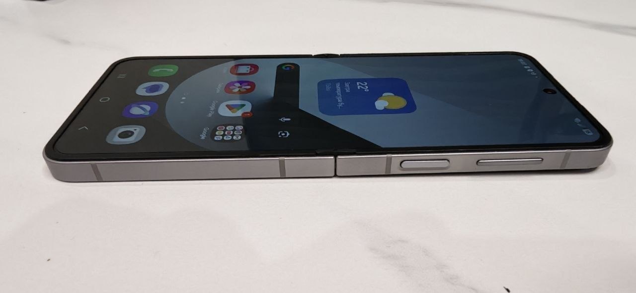 Samsung Galaxy Z Flip6 8/256