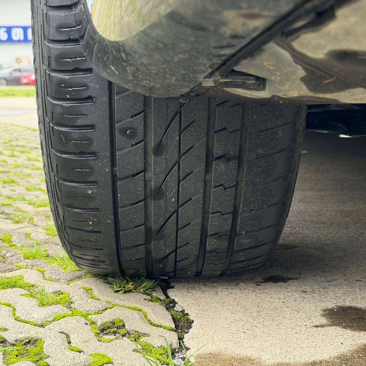 Летняя шина 295/40 R21, 2 шт.