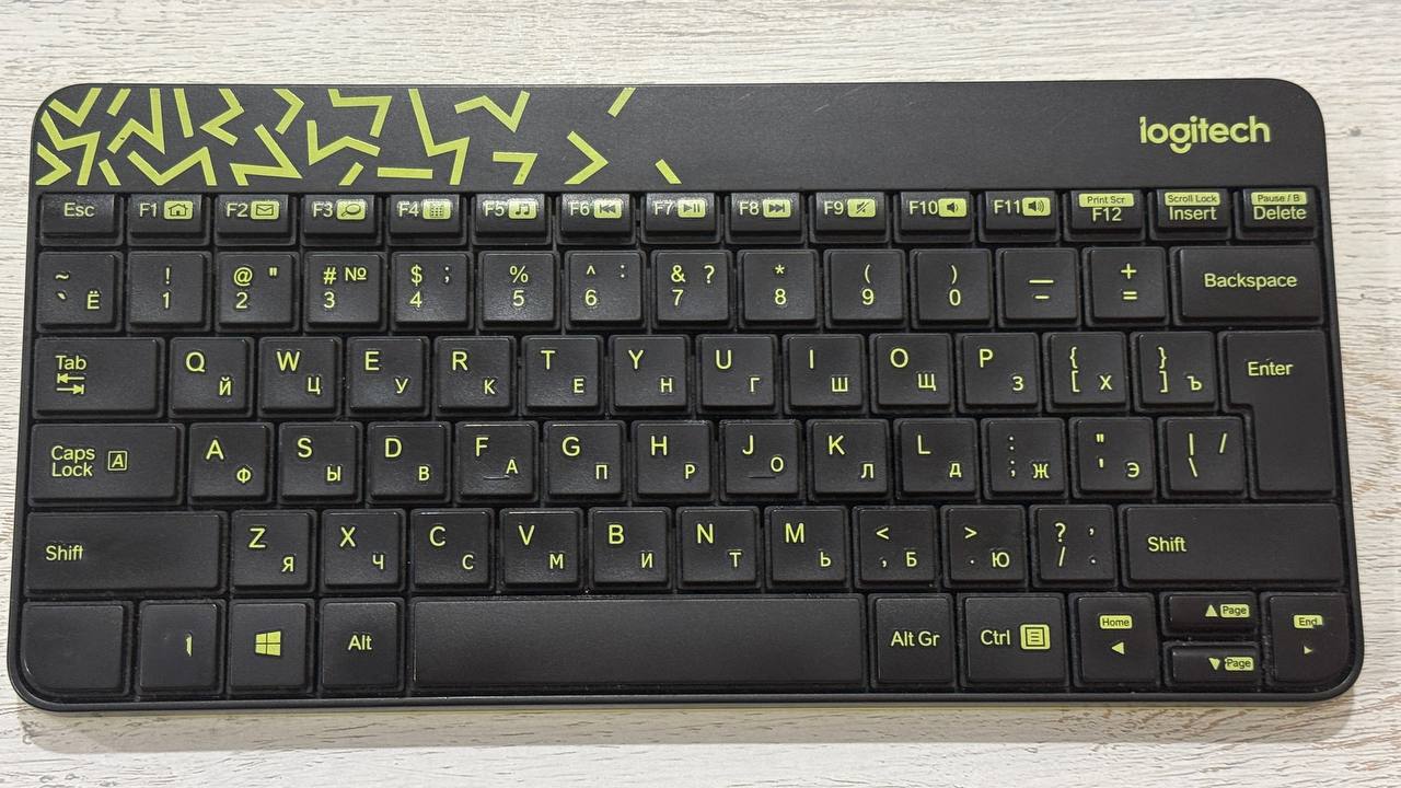 Клавиатура Logitech с русской раскладкой
