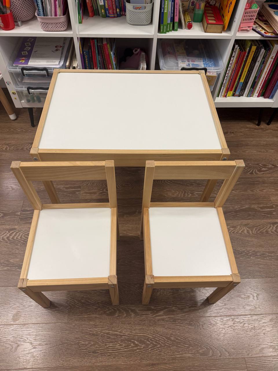 Детский набор IKEA: стол + 2 стула