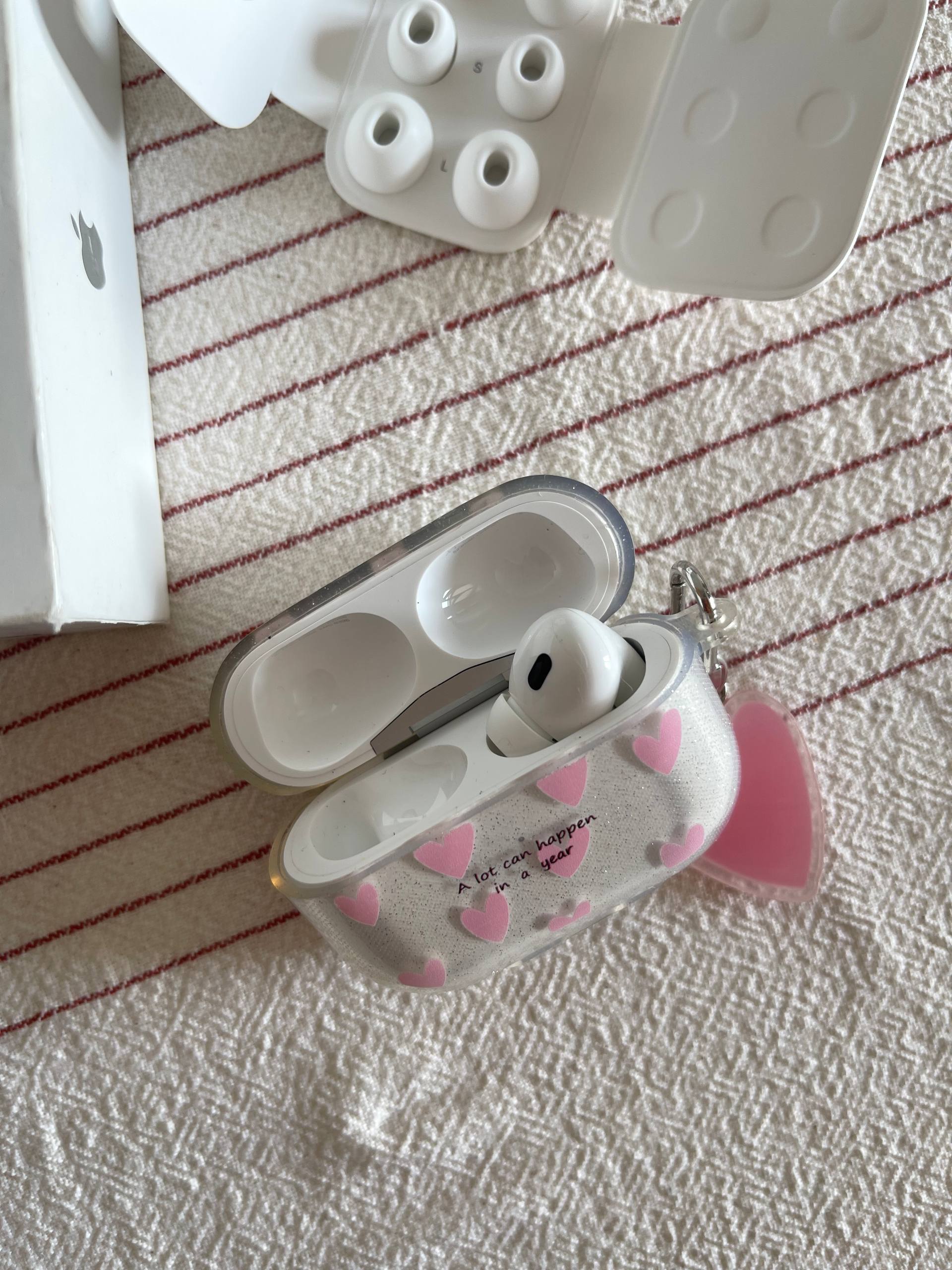 AirPods оригинальные (без левого наушника)