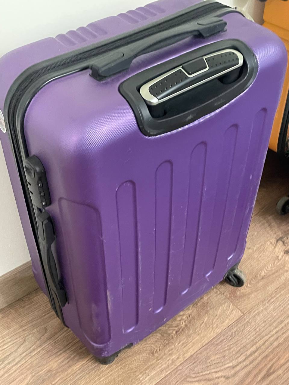 Чемодан L’case размер M
