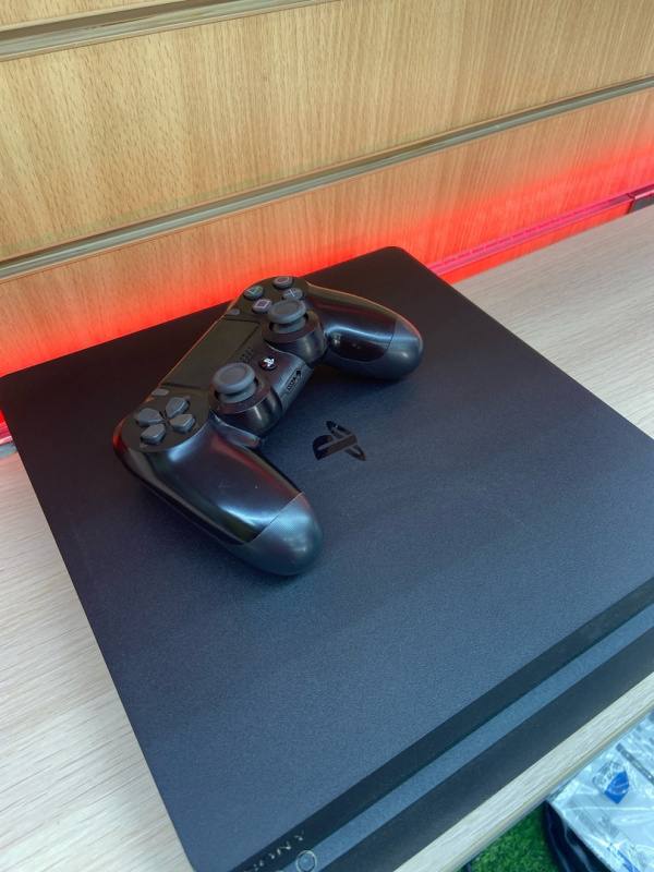 PlayStation 4 Slim 1TB + диски с играми