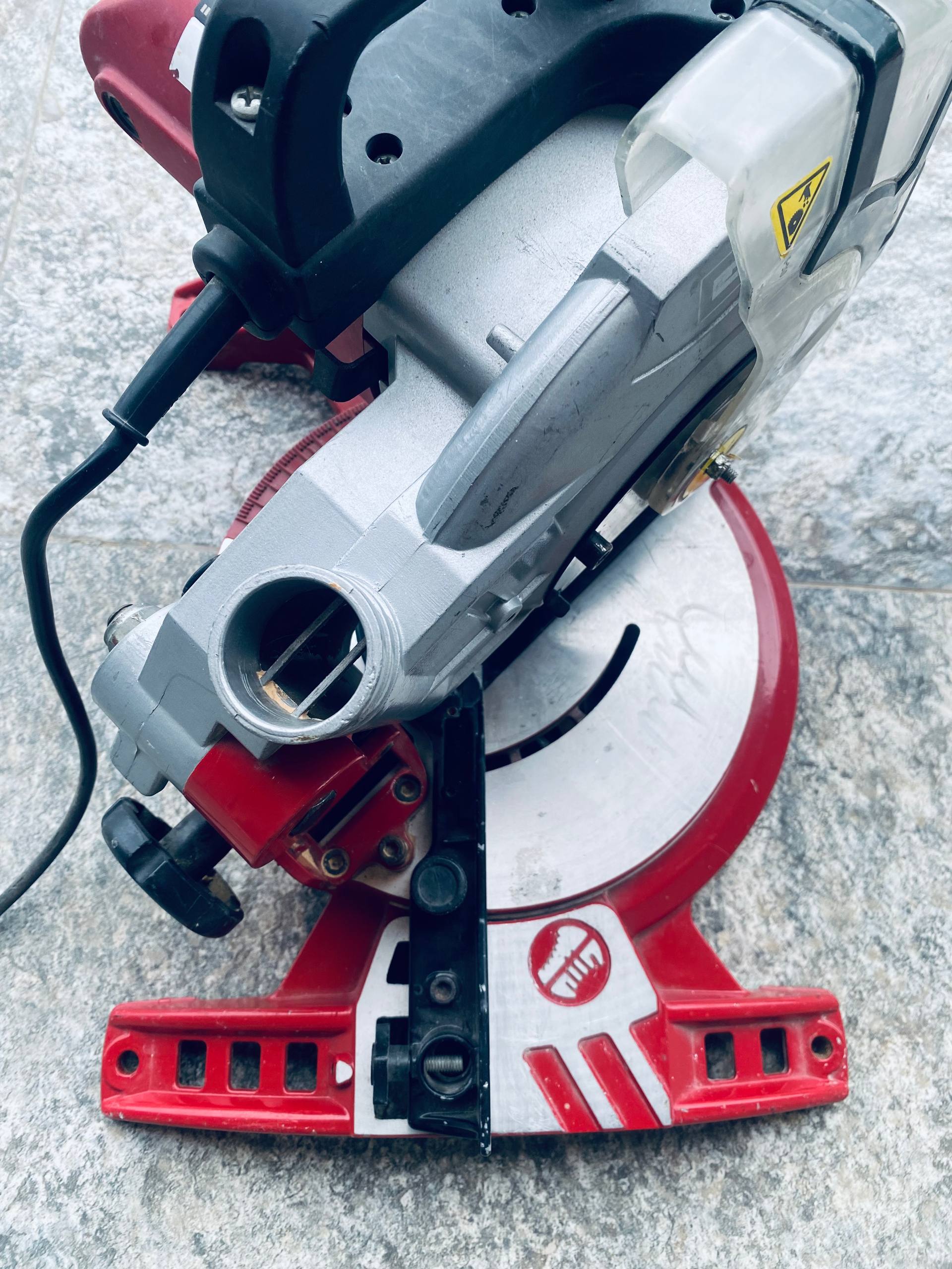 Торцовочная пила Einhell TC-MS 2112