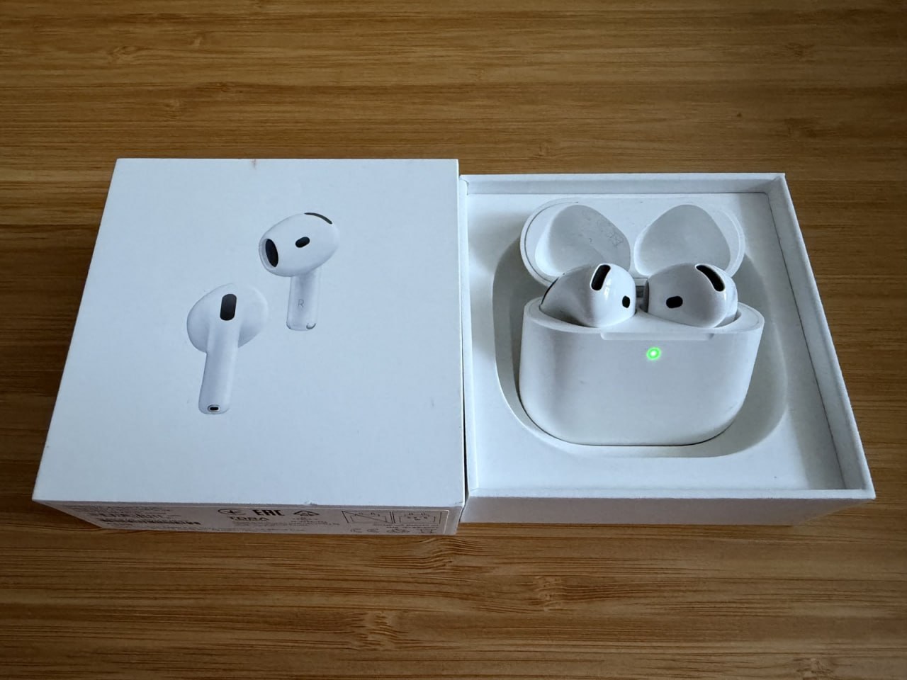 Наушники Apple AirPods 4 с шумоподавлением