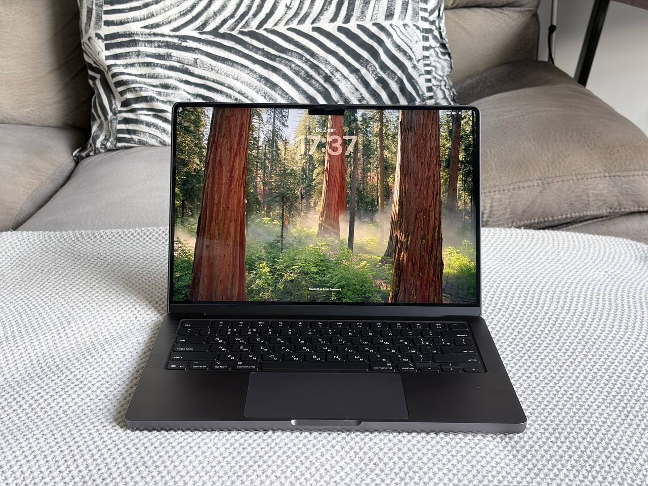 MacBook Pro 14" M5 Space Black 24GB/1TB