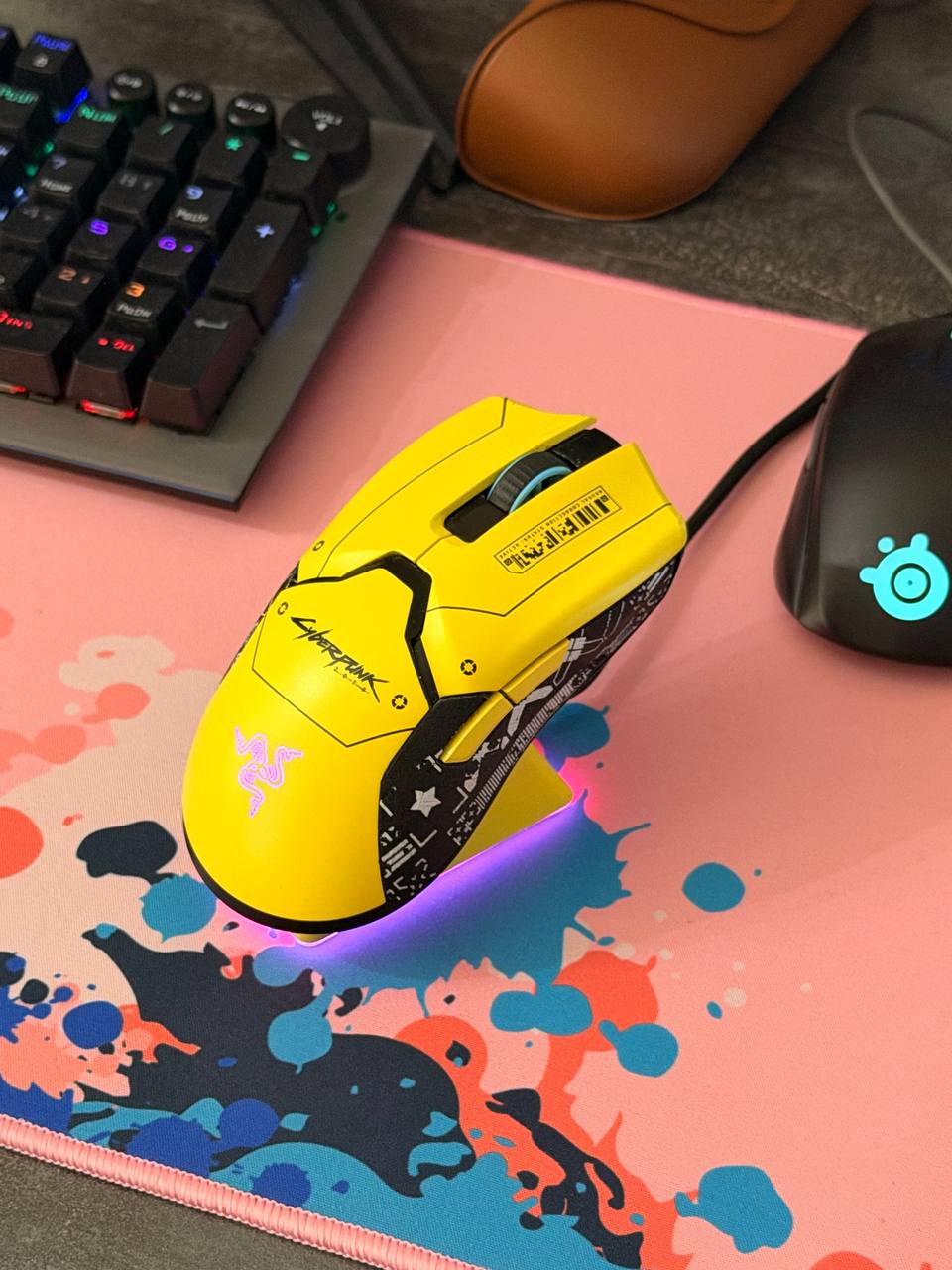 Игровая мышь Razer Viper Ultimate Cyberpunk