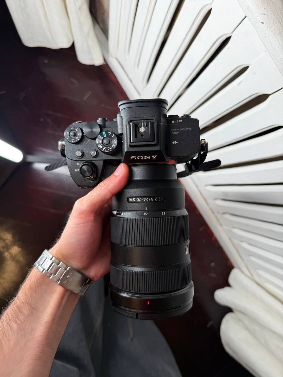 Sony Alpha 7R IV с объективом