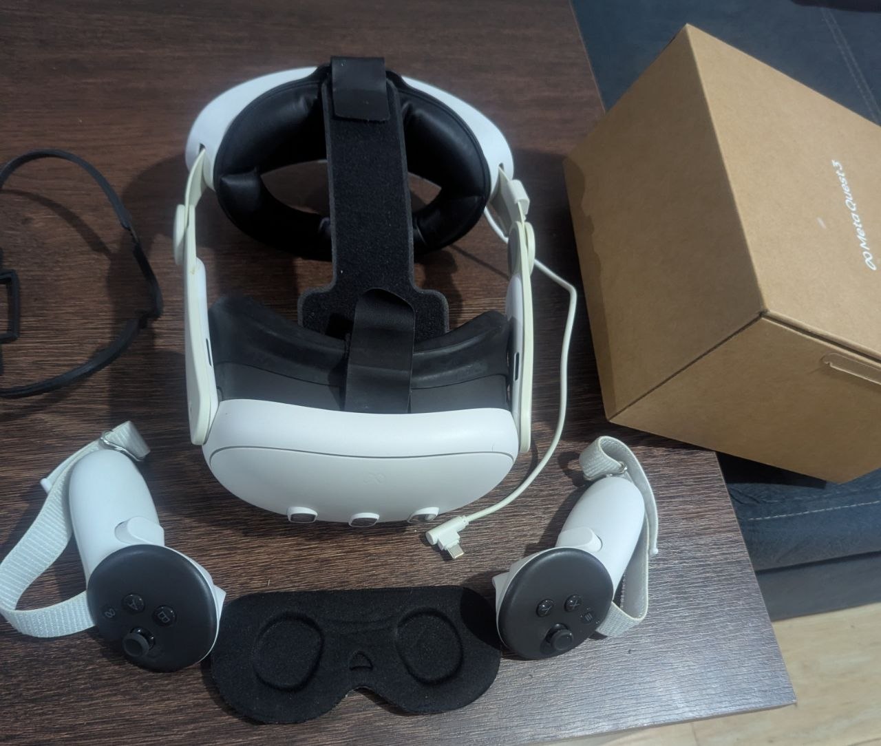 VR-гарнитура Meta Quest 3 с кастомным креплением и аккумулятором