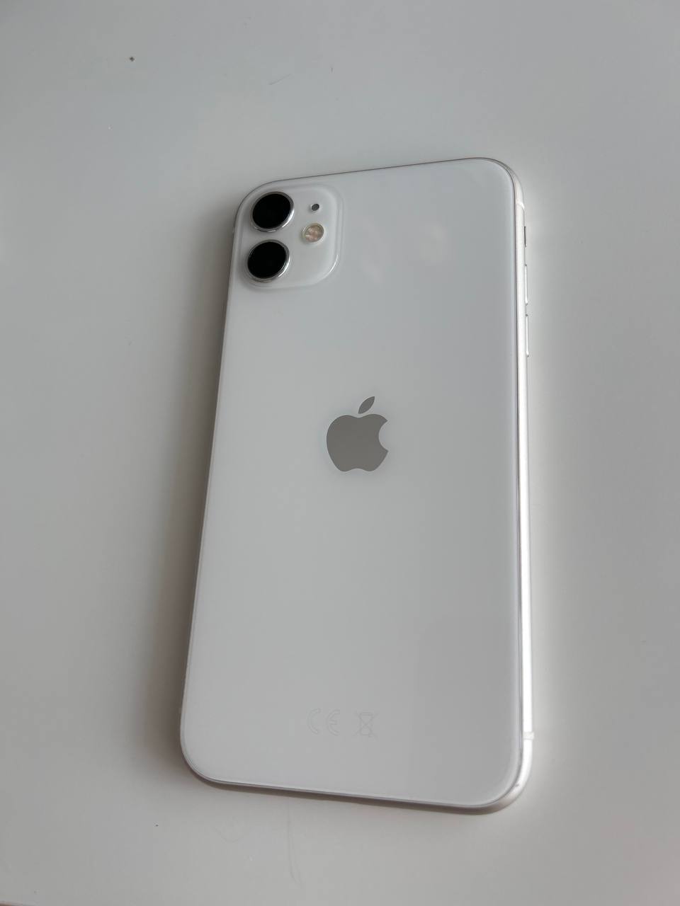 iPhone 11 64GB белый