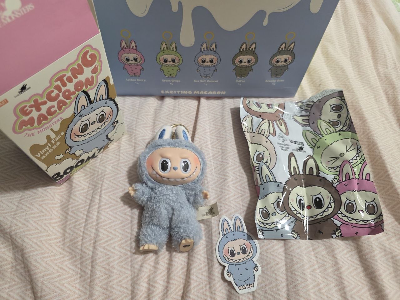 Labubu The Monsters Exciting Macaron — запечатанный blind box