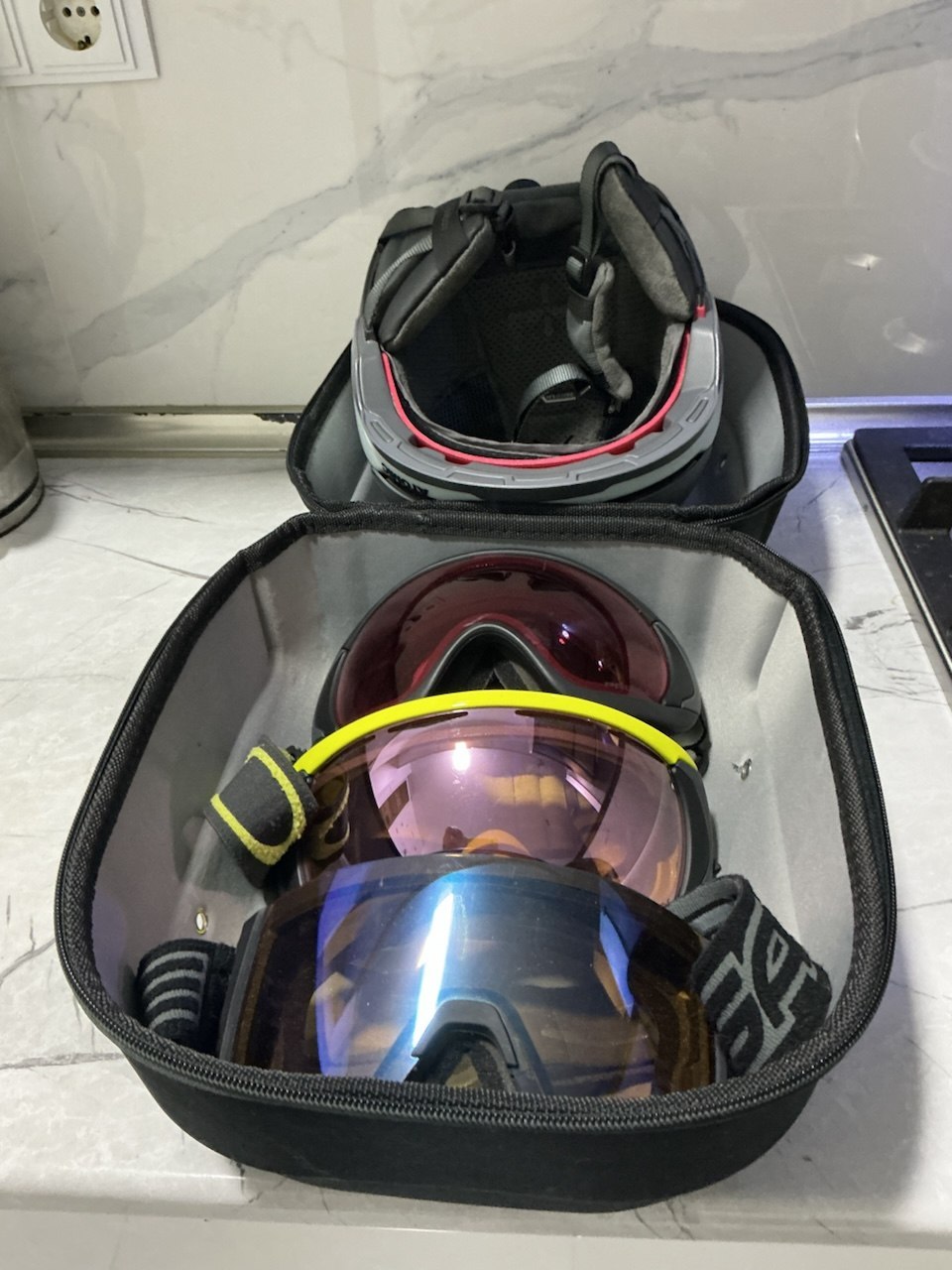 Маски горнолыжные Oakley Canopy (Prizm Rose, Prizm Hi Pink) + Salice фотохромная