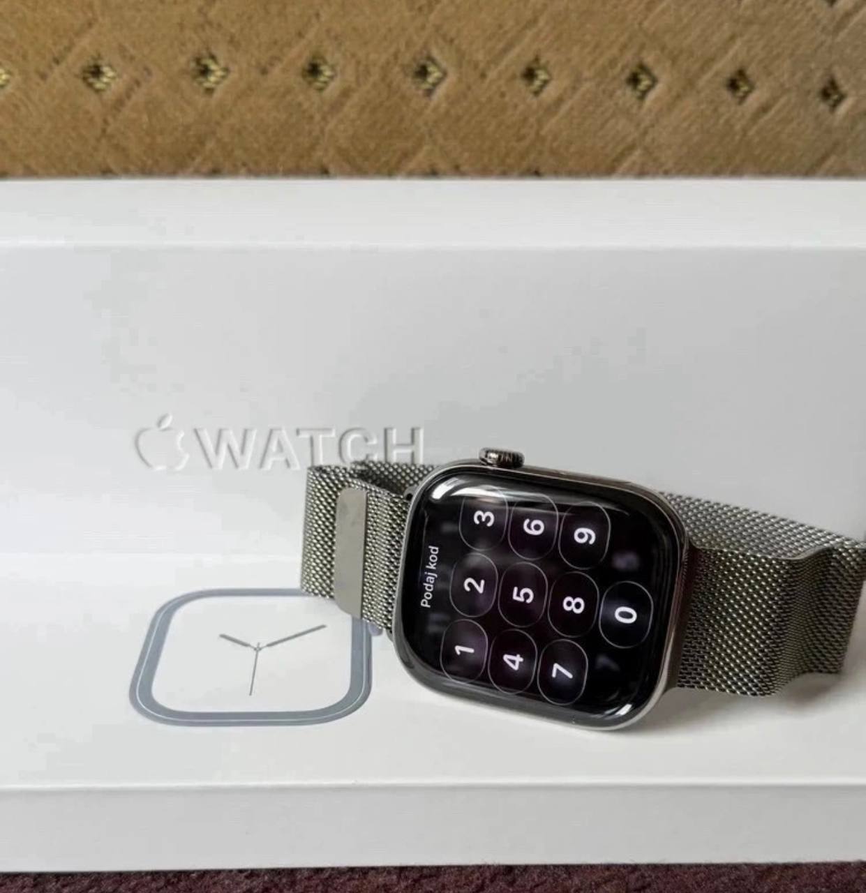 Apple Watch 10 46mm Natural Titanium