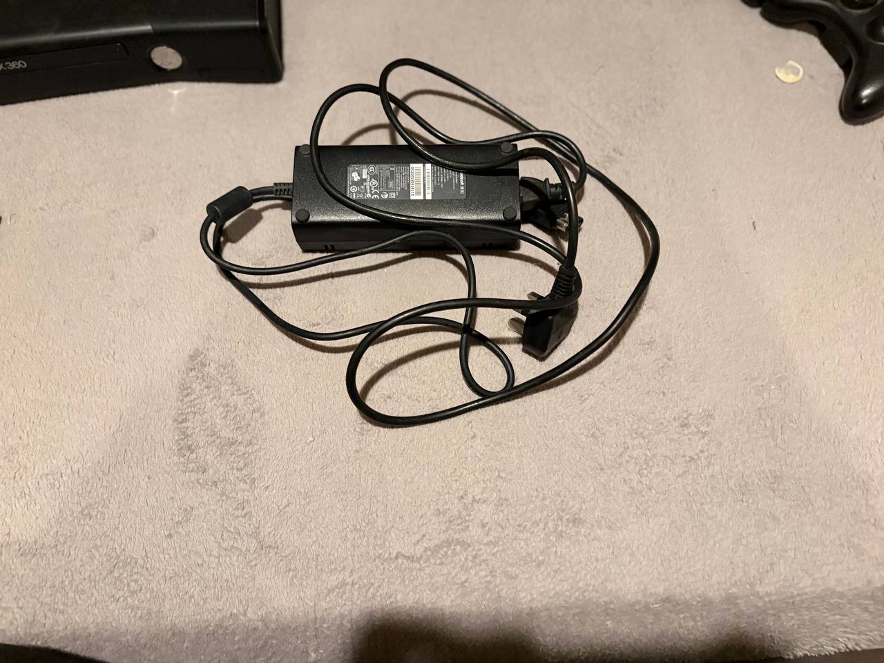 Xbox 360 Slim + 8 игр + 2 джойстика