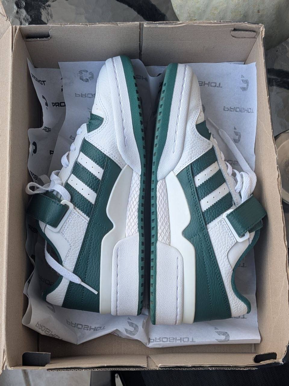 Кроссовки Adidas 42