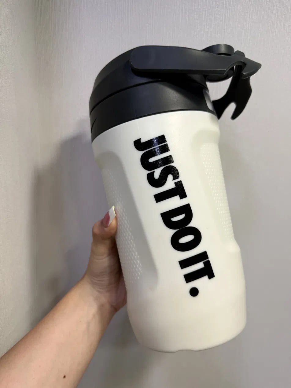 Бутылка для воды Nike Just Do It 1.89L