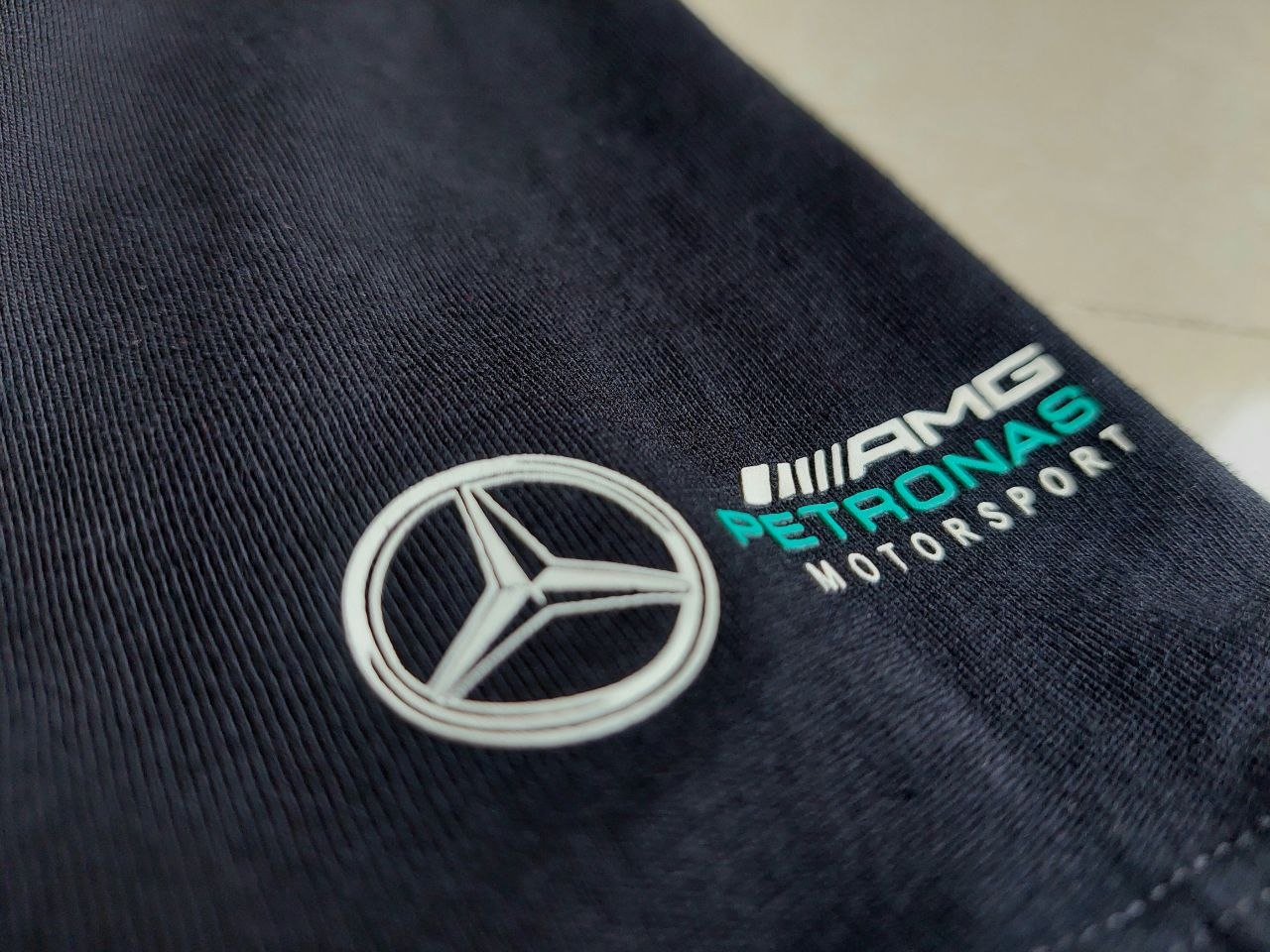 Футболка Mercedes-AMG Petronas, размер L, новая
