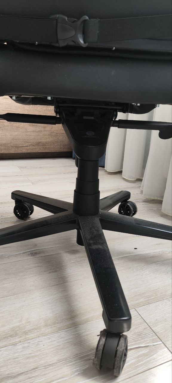 Игровое кресло Genesis Nitro 890 G2