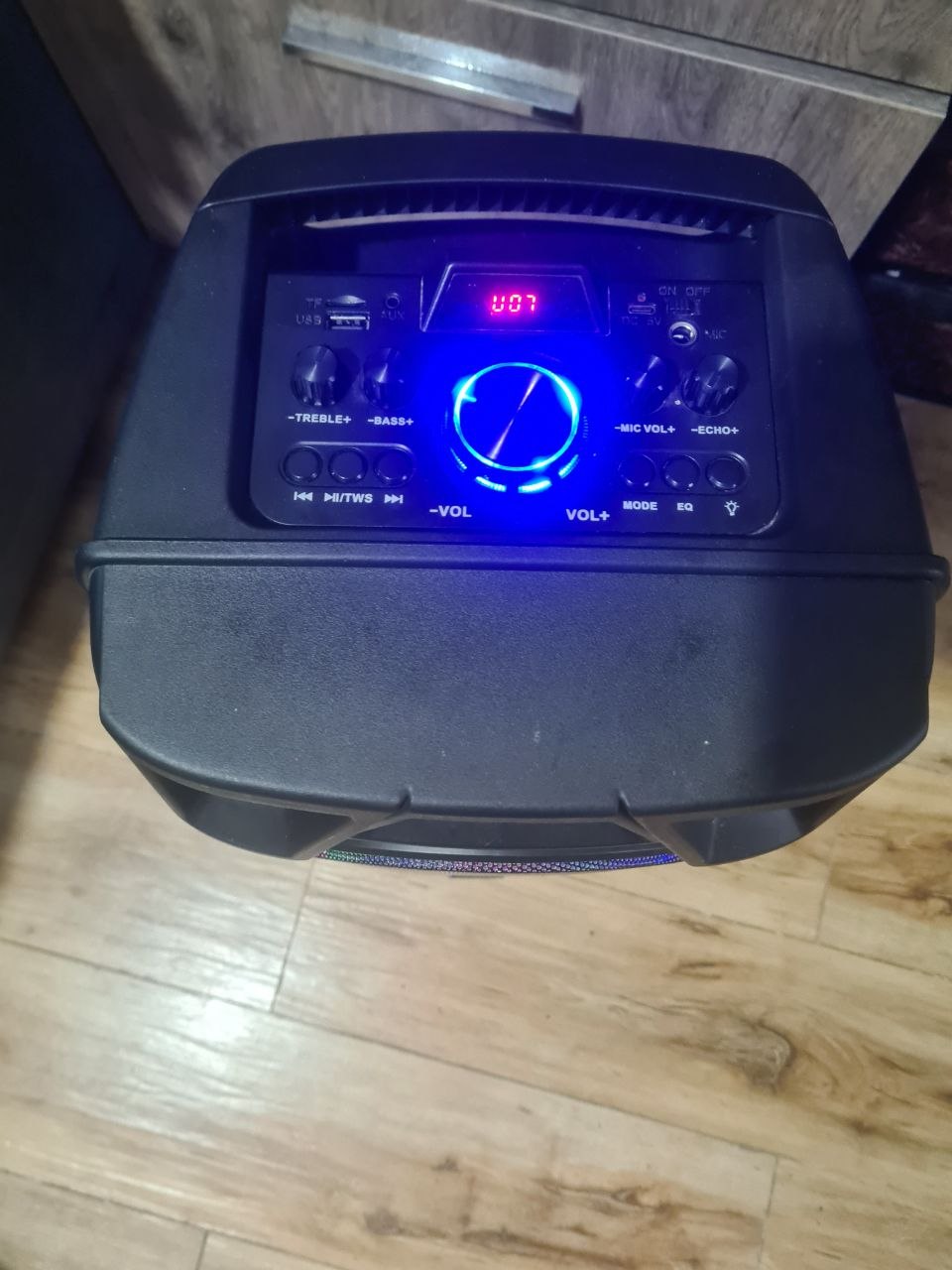 Портативная колонка Boli ZQS8810 с подсветкой