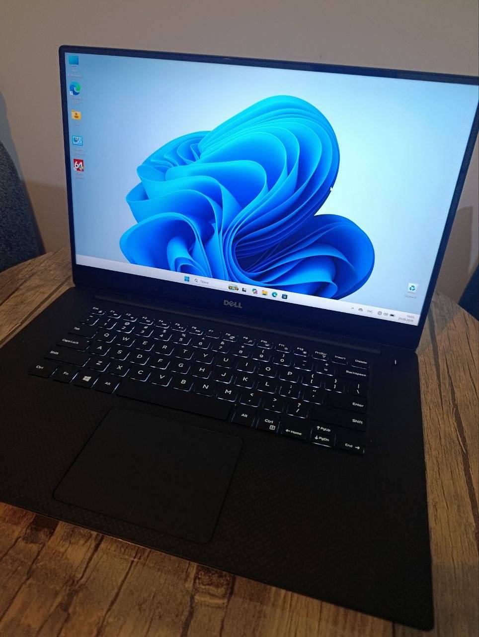 Ноутбук Dell XPS 15 9560, i7-7700HQ, 16GB, GTX 1050, SSD 256GB