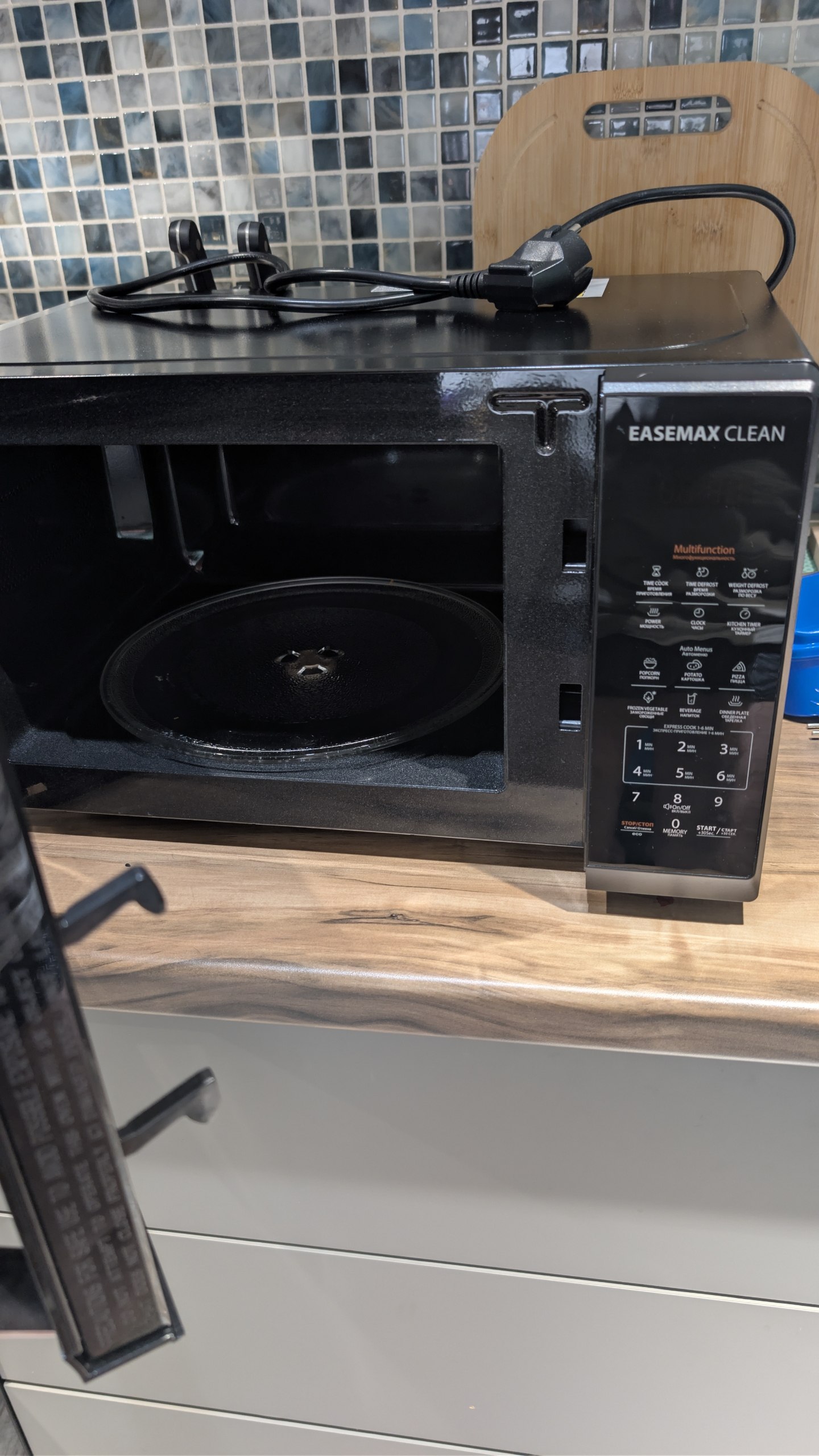 Микроволновка Toshiba MW3-EM20PE(BK) 20 л
