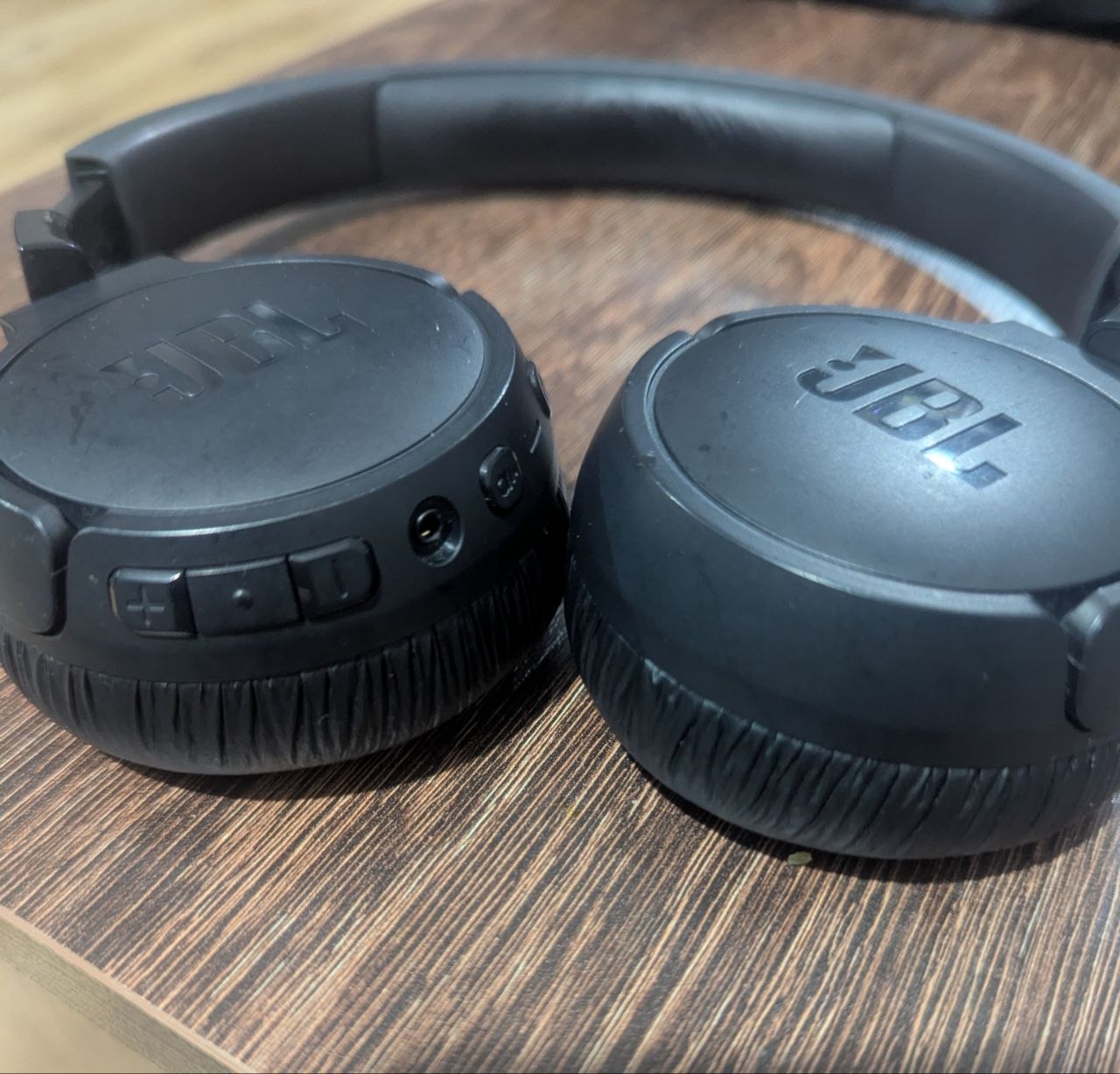 Беспроводные наушники JBL Tune 670NC с шумоподавлением