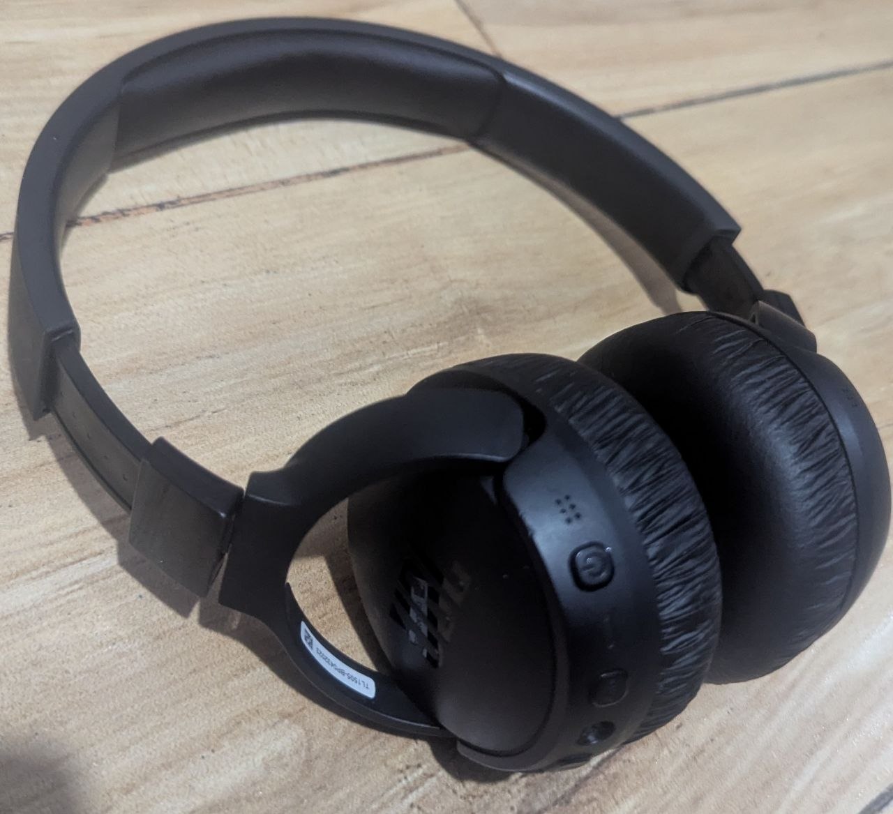 Беспроводные наушники JBL Tune 670NC с шумоподавлением