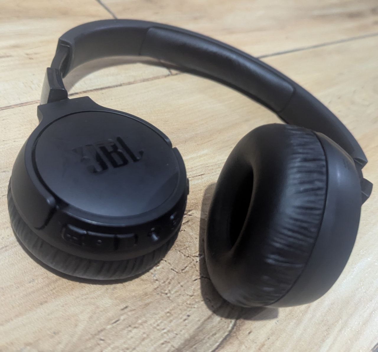 Беспроводные наушники JBL Tune 670NC с шумоподавлением