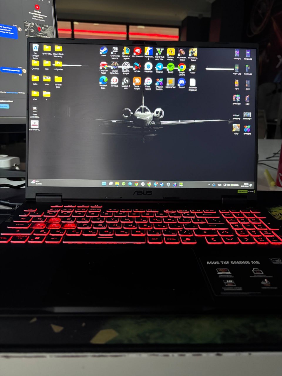 ASUS TUF Gaming A16 (RTX 5070, Ryzen 7 260, 32GB DDR5, 1TB SSD)